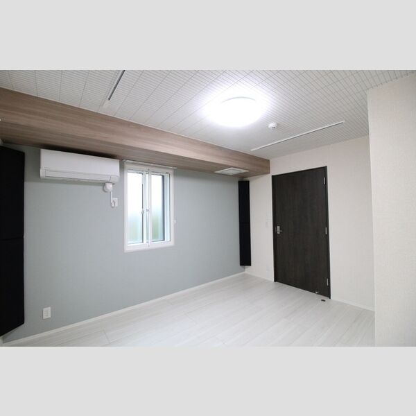 その他 (洋室8.4帖)