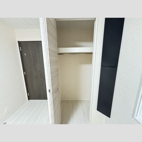 収納 (洋室クローゼット)