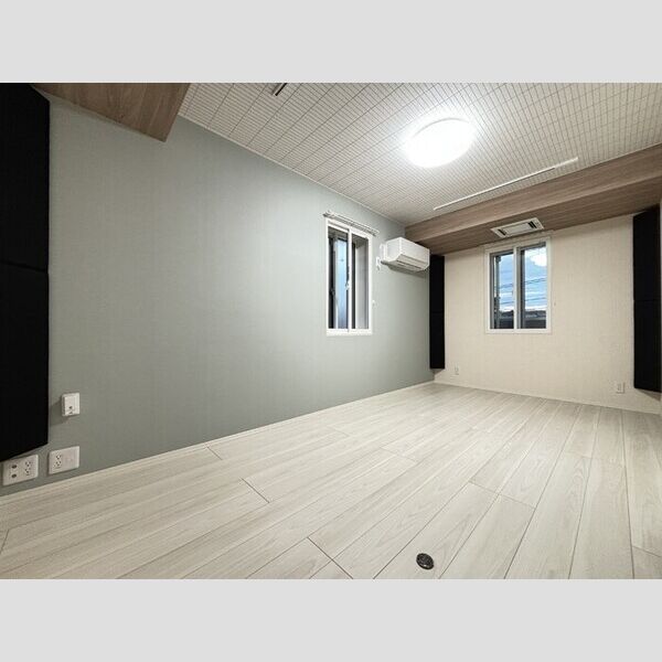 その他 (洋室8.4帖)