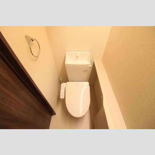 トイレ (トイレ)