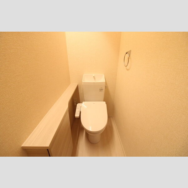 トイレ (トイレ)