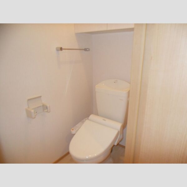 トイレ (温水洗浄暖房便座付トイレ)