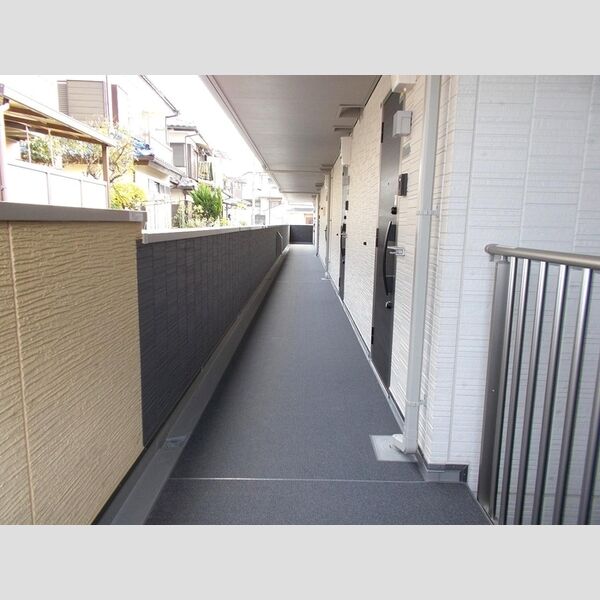 その他 (2階玄関通路)