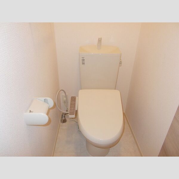 トイレ (温水洗浄暖房便座付トイレ)