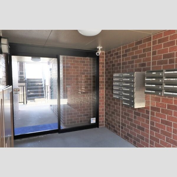 エントランス (エントランス)