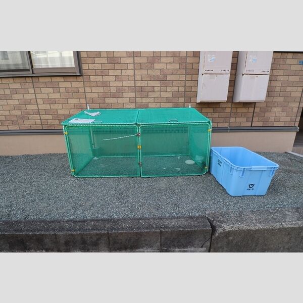 現地周辺 (ゴミ集積場)