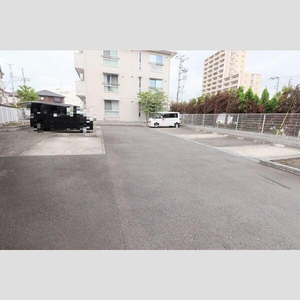 駐車場 (駐車場)