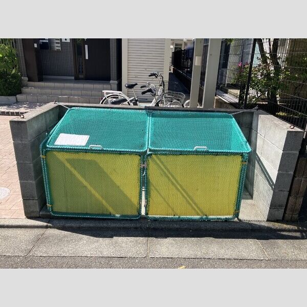 現地周辺 (ゴミ置き場)