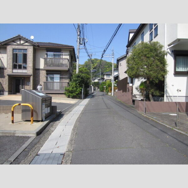 現地周辺 (★前面道路★)