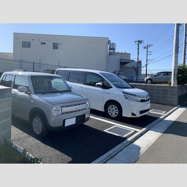 駐車場 (駐車場)