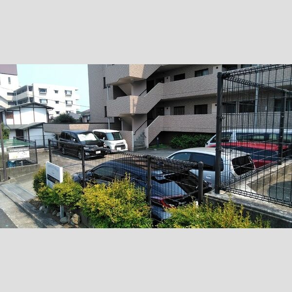 駐車場 (敷地内駐車場 別途、いずみ第一駐車場あり)