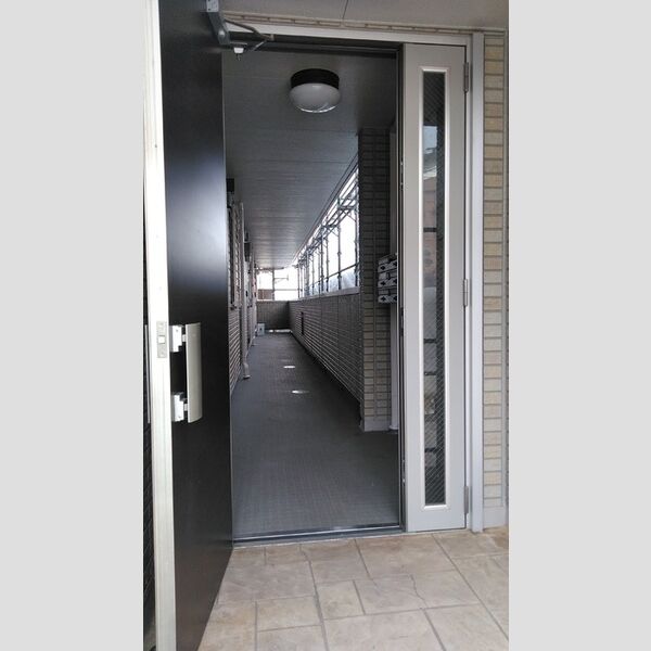 エントランス (エントランス)