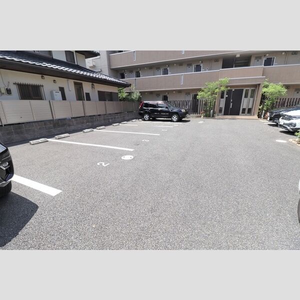 駐車場 (駐車場)