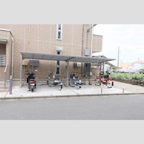 現地周辺 (駐輪場)