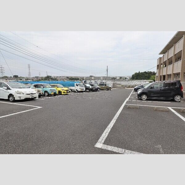 駐車場 (駐車場)