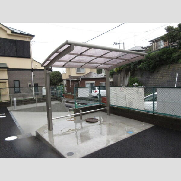 現地周辺 (駐輪場には屋根があります!)