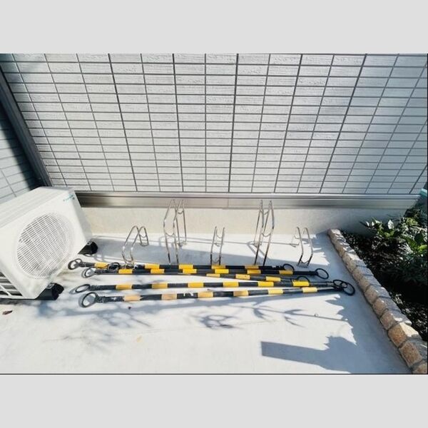 現地周辺 (駐輪場)