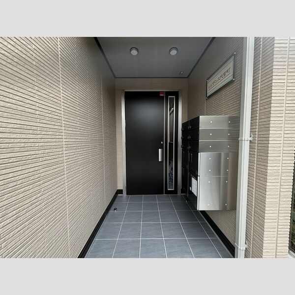 エントランス (エントランス)