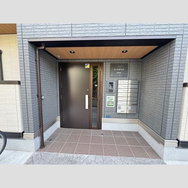 エントランス (エントランス)