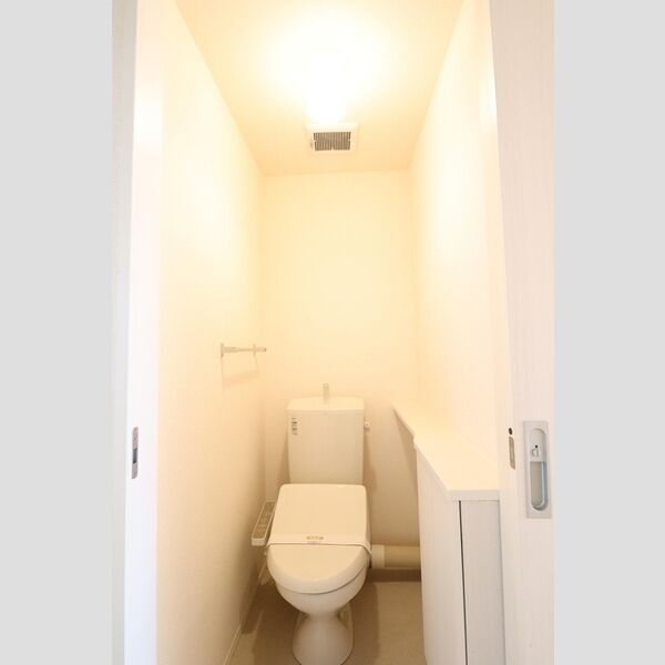 トイレ (温水洗浄暖房便座)