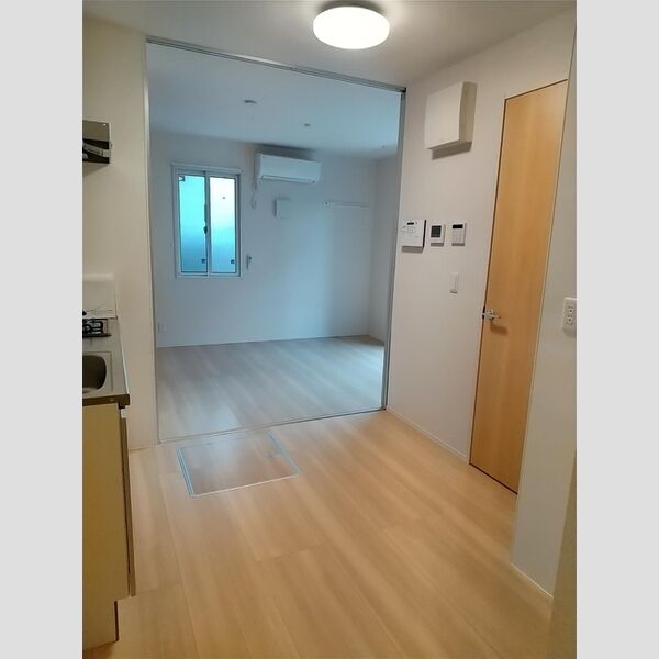 その他 (キッチン前)