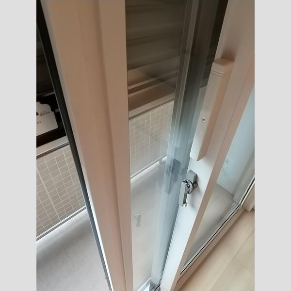 その他設備 (防犯シャッター・台風も安心)