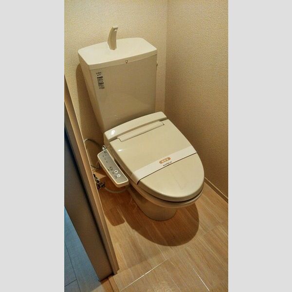 トイレ (温水洗浄便座)