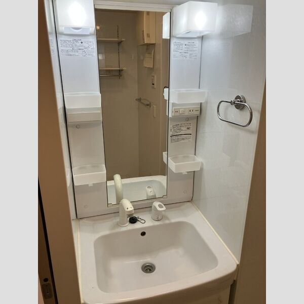 洗面所 (洗髪洗面化粧台)