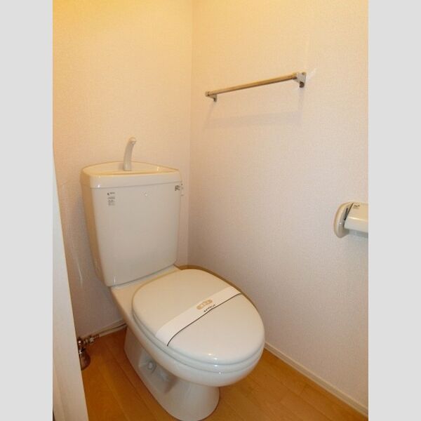 トイレ (トイレ)