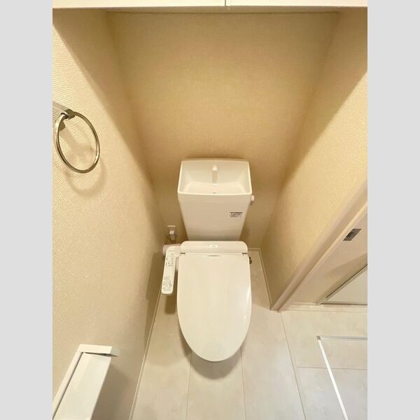 トイレ (温水洗浄暖房便座)