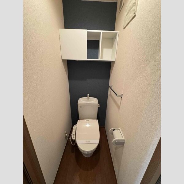 トイレ (トイレ)