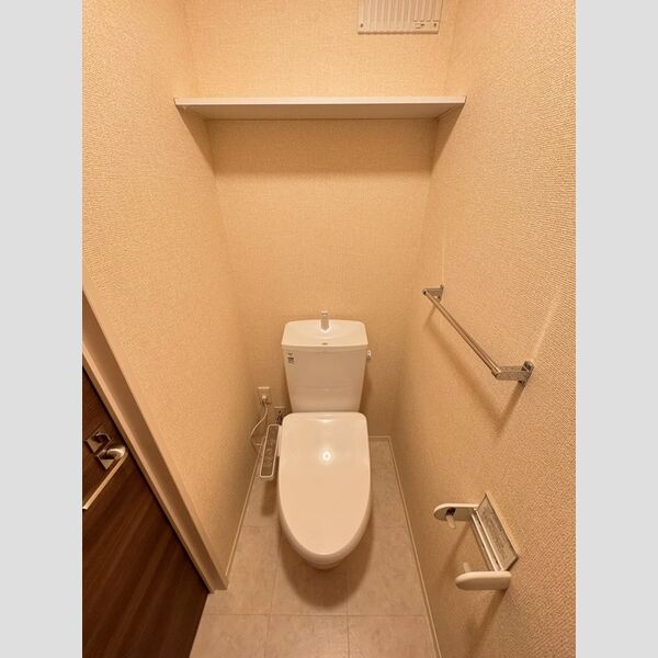 トイレ (温水洗浄暖房便座)