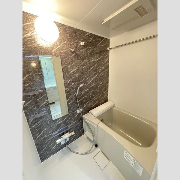 バス (浴室乾燥機付き浴室)