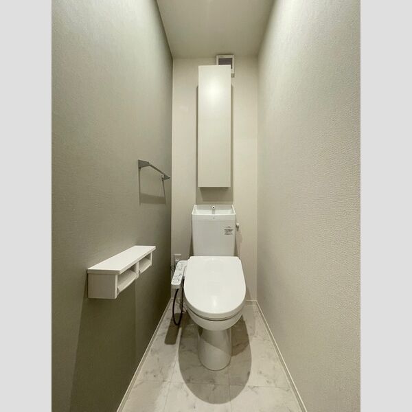 トイレ (温水洗浄暖房便座)