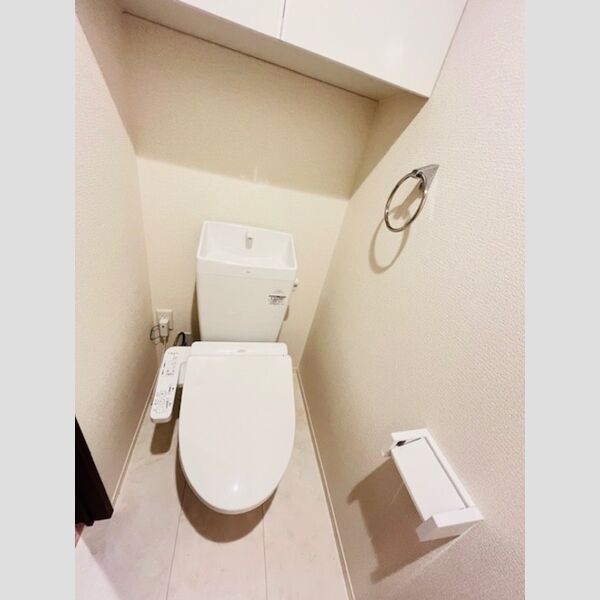 トイレ (温水洗浄暖房便座)