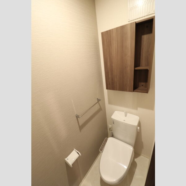 トイレ (トイレ)