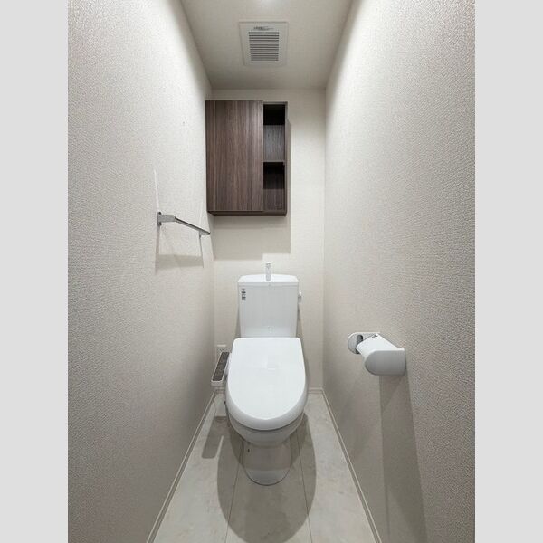 トイレ (トイレ)