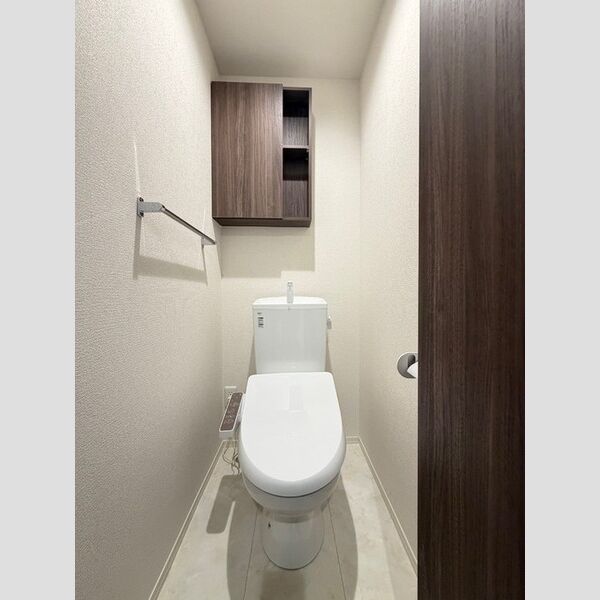 トイレ (トイレ)