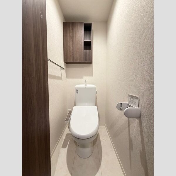トイレ (トイレ)