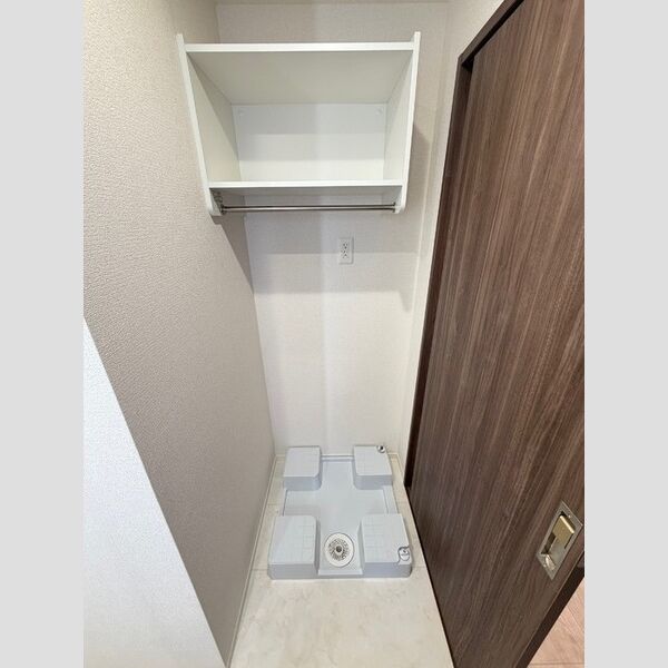 その他 (室内洗濯機置き場)