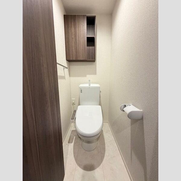 トイレ (トイレ)