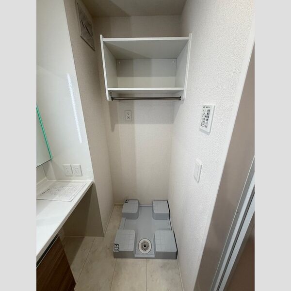 その他 (室内洗濯機置き場)
