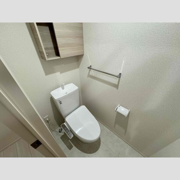 トイレ (トイレ)