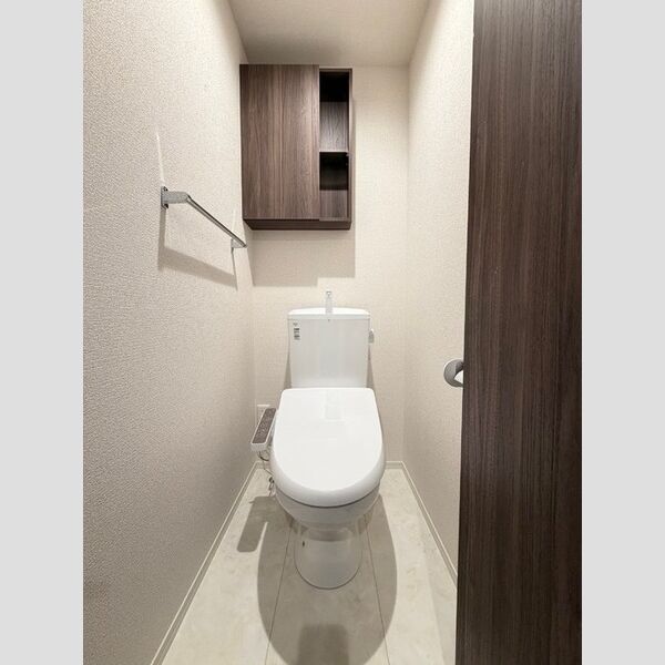 トイレ (トイレ)