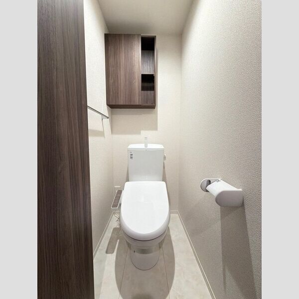 トイレ (トイレ)
