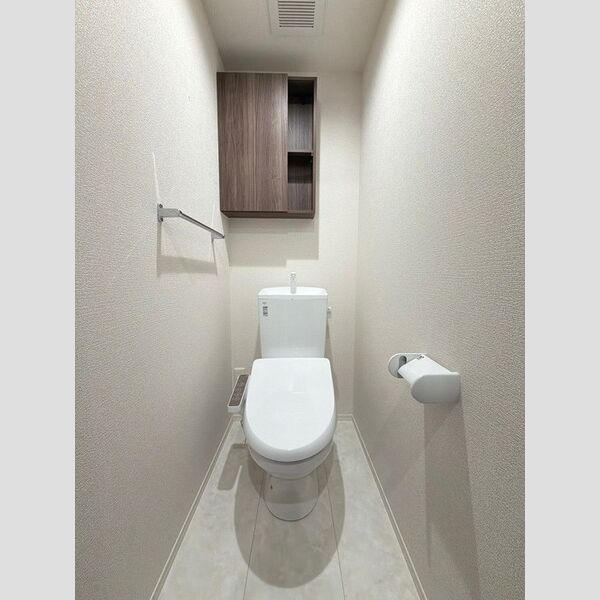 トイレ (トイレ)