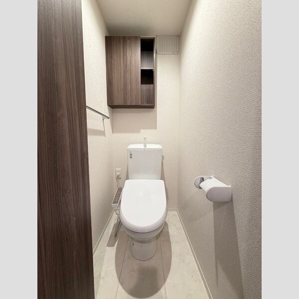 トイレ (トイレ)