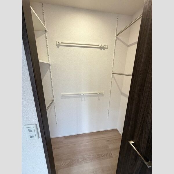 収納 (ワンステップクローゼット)