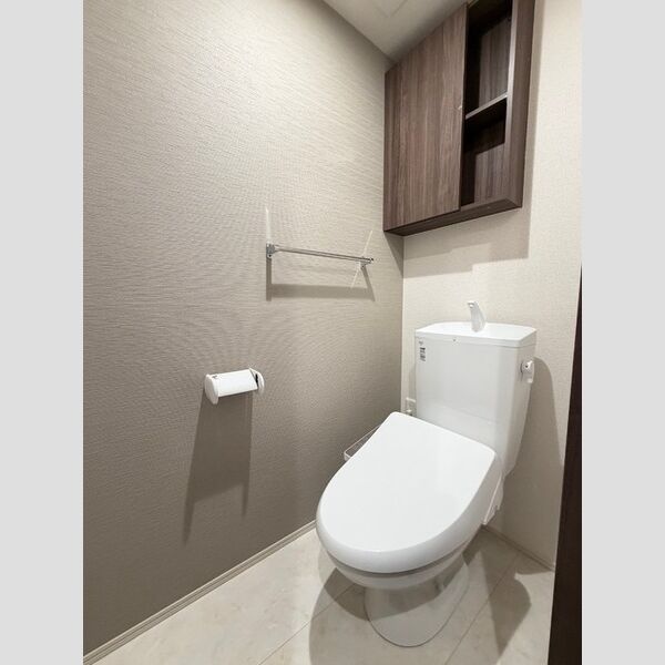 トイレ (トイレ)