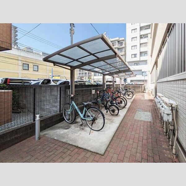 現地周辺 (駐輪場)